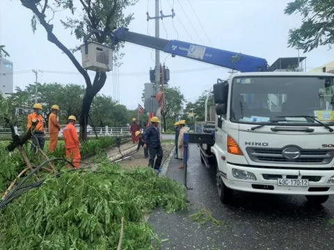EVNCPC đã khôi phục cấp điện hơn 80% khách hàng bị mất điện do ảnh hưởng bão Noru
