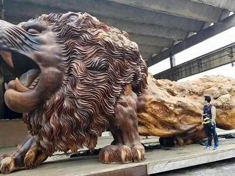 Tác phẩm điêu khắc được tổ chức Guinness công nhận là tượng gỗ nguyên khối lớn nhất thế giới