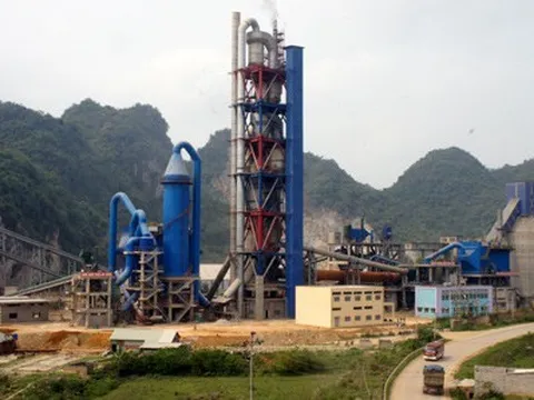 Toàn bộ nhà máy của một doanh nghiệp xi măng bị ngân hàng rao bán thu hồi nợ