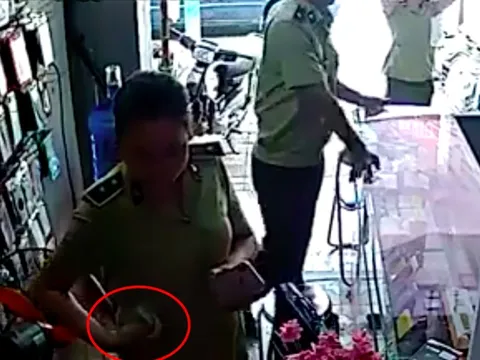 Nhiều cán bộ quản lý thị trường nhận tiền của giám đốc công ty sách