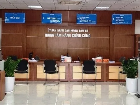 Một Phó giám đốc Trung tâm hành chính công bị đình chỉ công tác sau tố cáo của cô gái