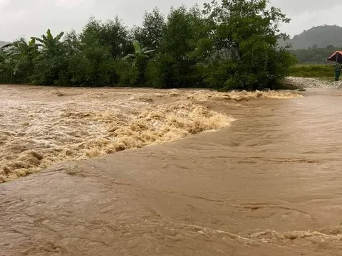 Mưa lũ khiến hơn 7.300 nhà dân bị ngập, 2 người chết, 1 người mất tích