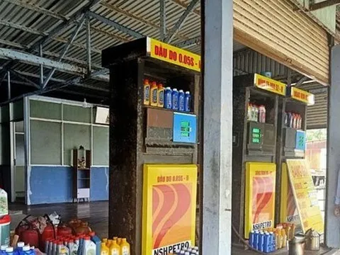 Bỏ túi hơn 500.000 đồng bán dầu diesel chênh quy định, bị phạt 25 triệu đồng