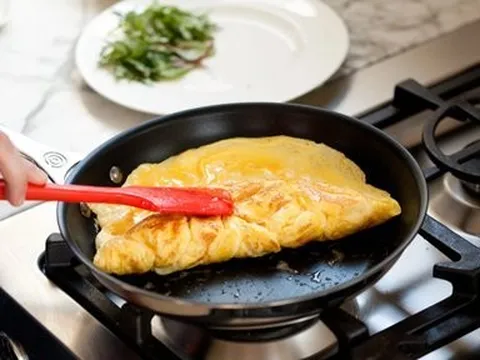 3 thói quen cực kỳ nguy hiểm khi nấu ăn dễ "rước" ung thư