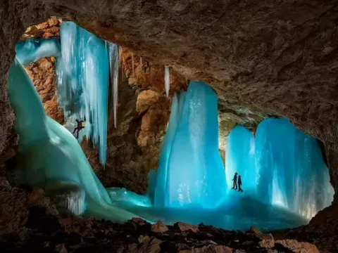 "Thế giới của những người khổng lồ băng" ẩn mình trên dãy Alps: Đẹp mê đắm lòng người!