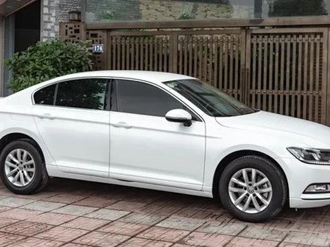 Xả hàng, một mẫu xe ô tô hạng D giảm giá hàng trăm triệu đồng