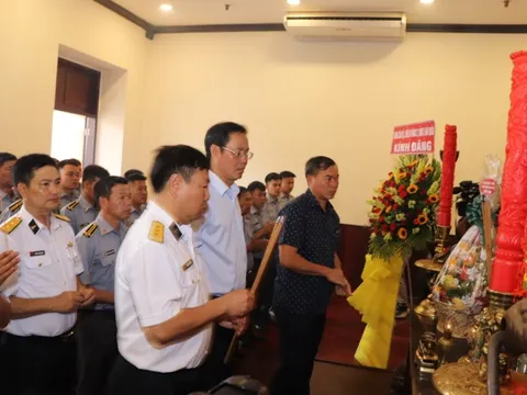 Hải quân Vùng 2, Vùng 5 thăm các di tích lịch sử ở TP HCM