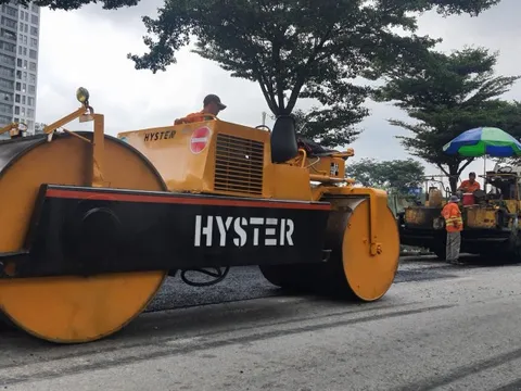 TP HCM: Nhà thầu cấp tập vá đường tại nơi bị đề nghị rút giấy phép