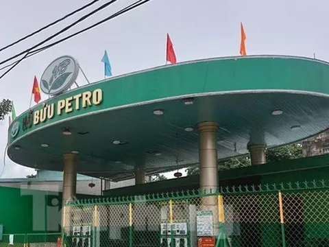 Hàng loạt cây xăng bất ngờ đóng cửa khi giá giảm mạnh