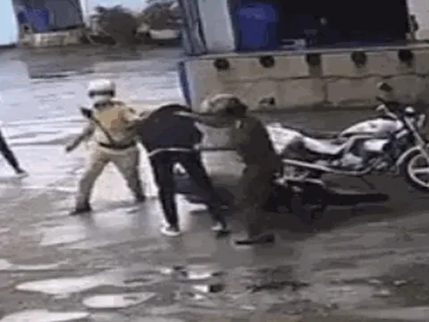 Lý do đại úy không tham gia đánh hai thiếu niên vẫn bị cách chức đội phó