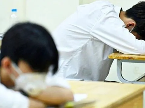 Nam sinh Cà Mau ngủ quên trong phòng thi tốt nghiệp THPT đã nhập học