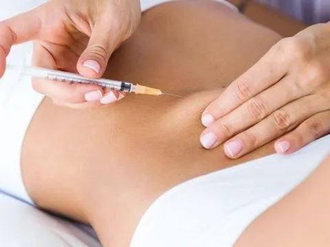 Đau bụng sau tiêm chất tiêu mỡ, người phụ nữ đi khám, phát hiện điều đáng sợ trong bụng
