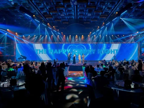 “The Happy Starry Night” - mãn nhãn với phần trình diễn nghệ thuật và ánh sáng