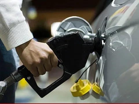 Mỹ chặn đà tăng giá xăng dầu