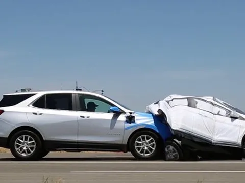 Phát hiện điểm yếu của phanh tự động ô tô