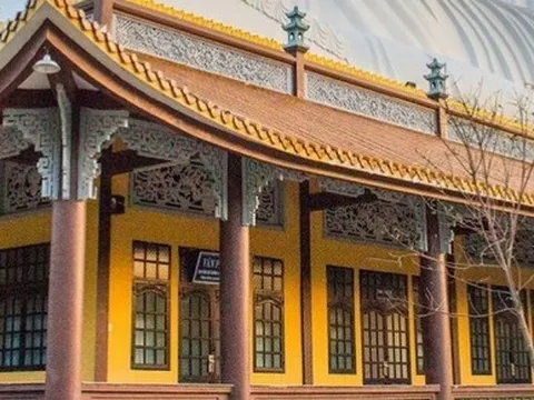 Ngôi chùa cổ 300 tuổi có tượng Phật nằm trên mái dài nhất châu Á ở Bình Dương