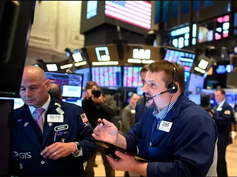 Cổ phiếu ngành công nghệ lao dốc, chỉ số Nasdaq thấp nhất trong 2 năm