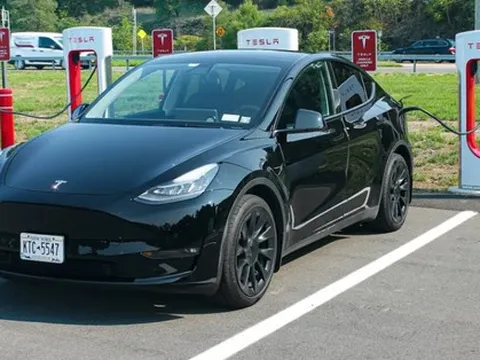 Tỷ lệ người mua xe điện muốn trở lại với xe xăng là bao nhiêu? Xu hướng mới này có tác động lớn đến cơ hội của VinFast