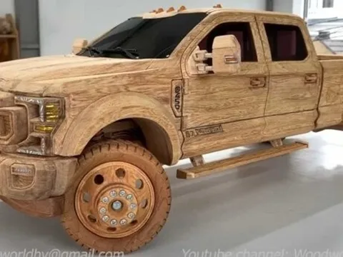 Ngắm siêu bán tải Ford F-450 Super Duty bằng gỗ cực tinh xảo