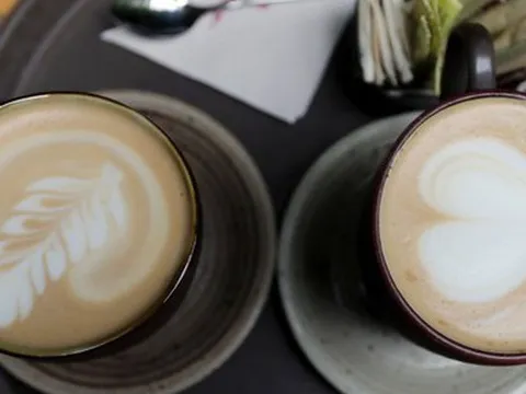 Người dân châu Âu 'muộn phiền' vì một thức uống quen thuộc, giá tăng phi mã chưa có điểm dừng