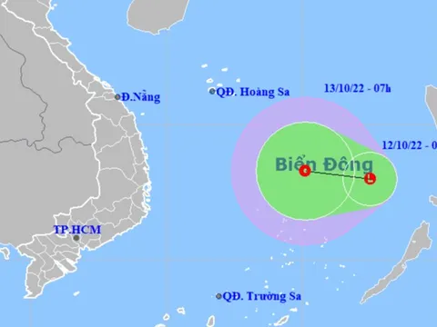 Áp thấp xuất hiện trên Biển Đông, cảnh báo mưa tới 600 mm ở miền Trung và Tây Nguyên