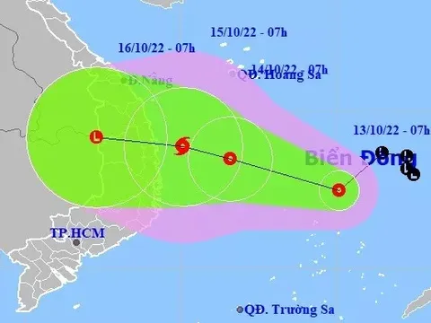 Áp thấp nhiệt đới khả năng mạnh lên thành bão hướng vào từ Quảng Trị - Phú Yên
