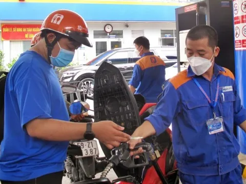 Petrolimex Sài Gòn: Nhu cầu đổ xăng ở Tp.HCM có ngày tăng tới 240%