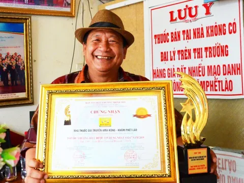 Khăm Phết Lào, con trai vua voi Ama Kông: Độc đáo chàng doanh nhân thầy thuốc 'đặc sản Tây Nguyên'