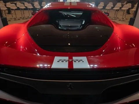 Hình ảnh chiếc xe hơi có giá 21 tỉ đồng có mặt ở TP HCM