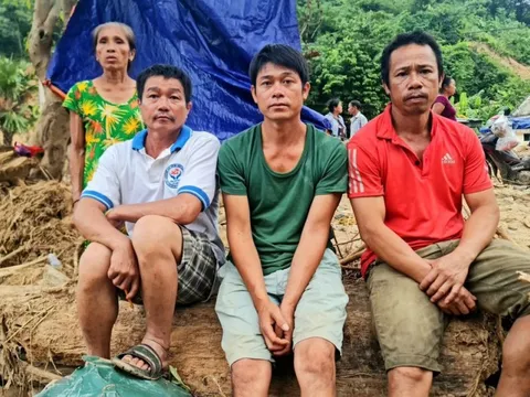 Chuyện cứu người chưa từng kể trong cơn lũ kinh hoàng ở xã biên giới Nghệ An