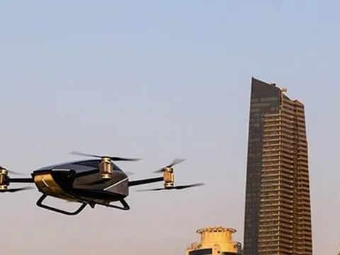 Taxi bay của Trung Quốc thực hiện chuyến bay thử nghiệm đầu tiên ở Dubai