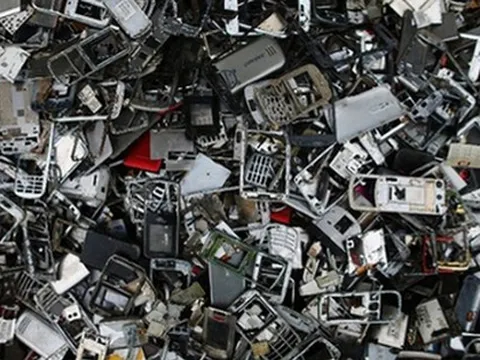 Giật mình với 5,3 tỉ điện thoại di động thải ra trong năm 2022