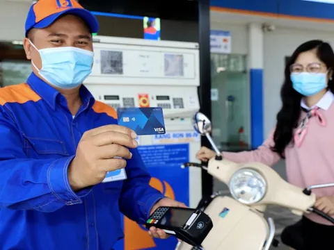 Petrolimex: Đẩy mạnh kinh doanh sản phẩm năng lượng xanh, chuyển đổi số toàn diện