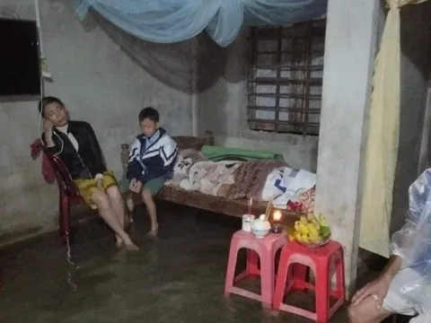 Người đàn ông tử vong trong lũ, để lại vợ con bơ vơ