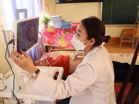 Tư vấn sức khỏe, phát thuốc cho 500 người dân có hoàn cảnh khó khăn