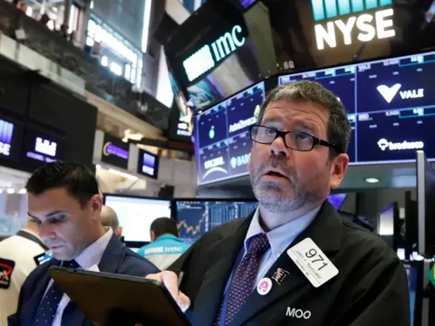 Chứng khoán chưa có dấu hiệu phục hồi trước áp lực lạm phát