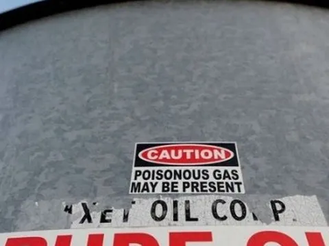 Nguồn thu từ dầu thô của Nga sụt xuống thấp nhất năm