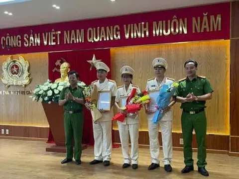 Công an TP HCM trao quyết định điều động, bổ nhiệm 4 lãnh đạo cấp phòng