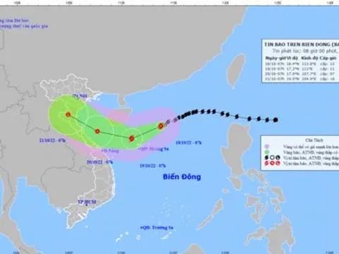 Bão số 6 đang ở giai đoạn mạnh nhất, tâm bão gần Quảng Bình và Hà Tĩnh