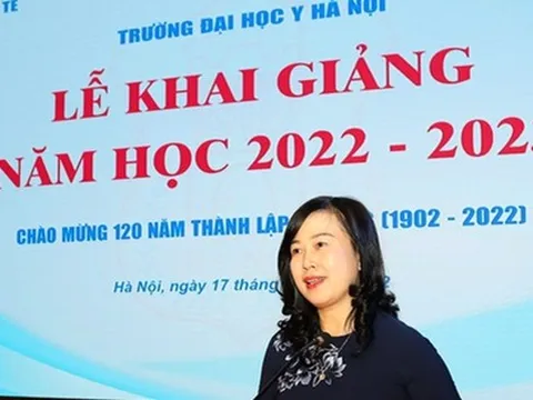 Quyền bộ trưởng Đào Hồng Lan nhắn nhủ gì với tân sinh viên Đại học Y?