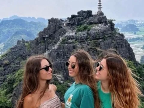 Mê mẩn cảnh sắc mùa Thu ở Hang Múa, danh thắng nổi tiếng đất cố đô Ninh Bình