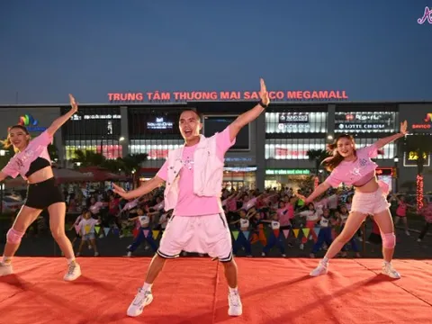 TTTM Savico MegaMall tặng 2010 phần quà nhân dịp 20/10