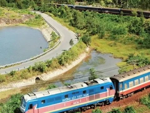 Vé tàu Tết Quý Mão 2023 mở bán từ 25/10, cao nhất hơn 2,7 triệu đồng/vé