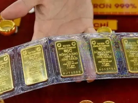 Giá vàng hôm nay 19-10: Nhảy vọt dù đồng USD tăng giá