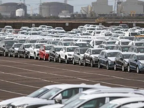 Nhập khẩu ô tô trong 10 tháng vượt cả năm 2020
