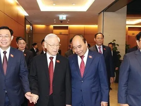 Tăng trưởng chịu nhiều sức ép