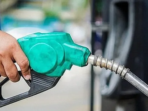 Nhiều doanh nghiệp không được phép nhập khẩu xăng dầu, Bộ Tài chính nói gì?