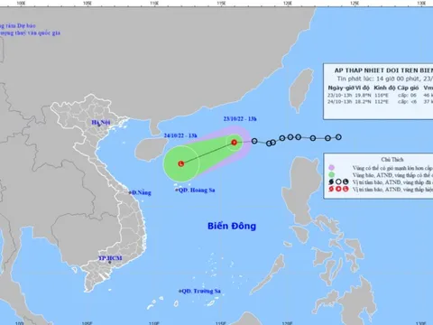 Áp thấp nhiệt đới đi vào Biển Đông, miền Trung có mưa lớn