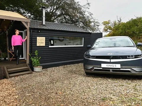 Hyundai chính thức mở 'khách sạn' chạy bằng điện từ Ioniq 5