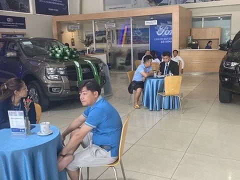 Sức mua tăng đột biến, ôtô lại cháy hàng